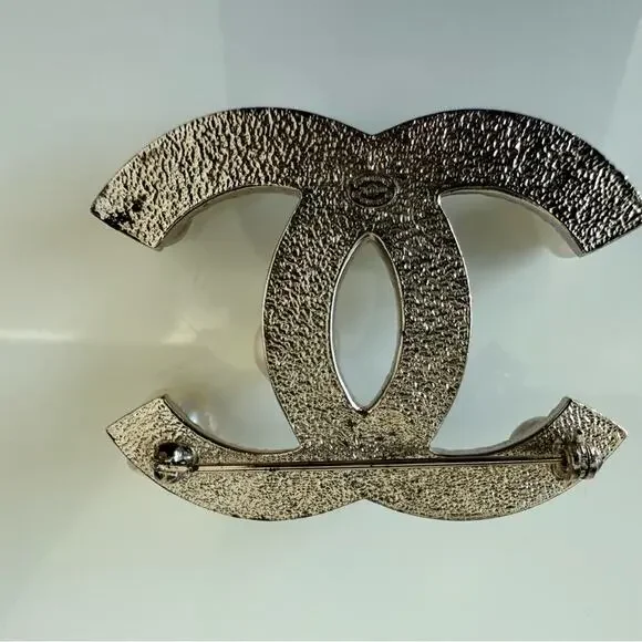 CHANEL women brooch with natural pearls Authentic Retail 2100$